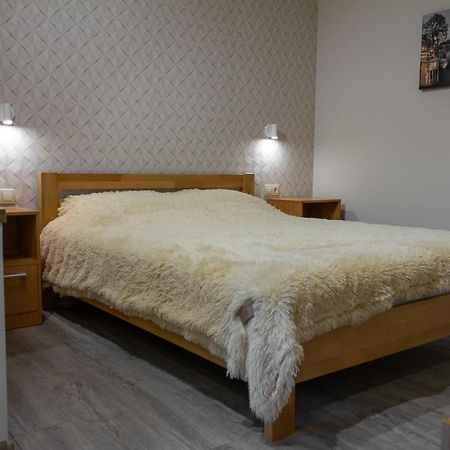 Уютная Vip-Студия В Центре. Vinnytsia Exteriör bild